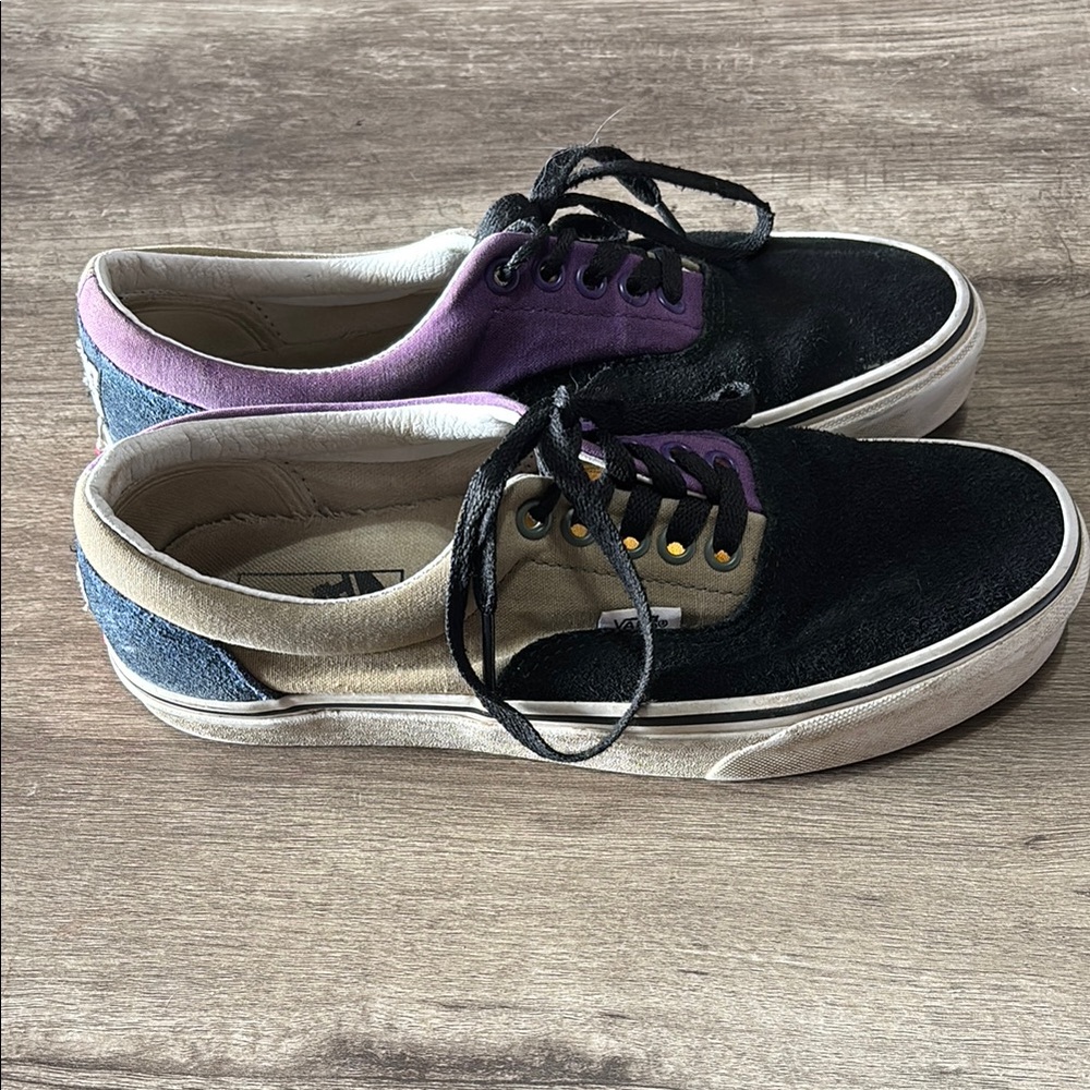 Vans multi colored lace up shoes men’s size 7 woman’s size 8.5